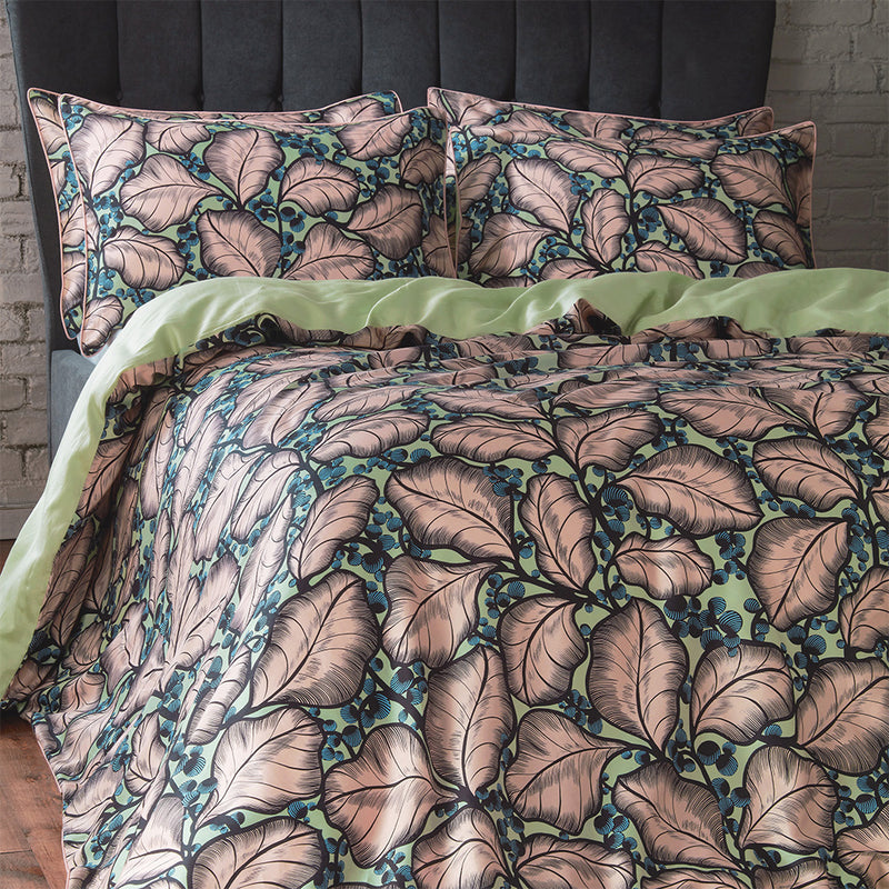 EW by Edinburgh Weavers Magali Tropical Printed Cotton Sateen Piped Duvet Cover Set in Mint