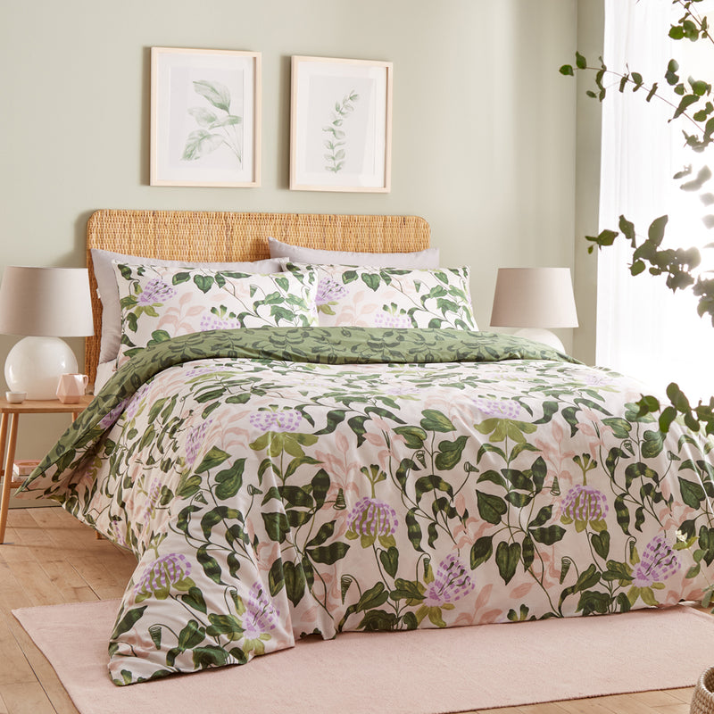 Wylder Nature Passiflora Botanical Duvet Cover Set in Peach/Vine Green