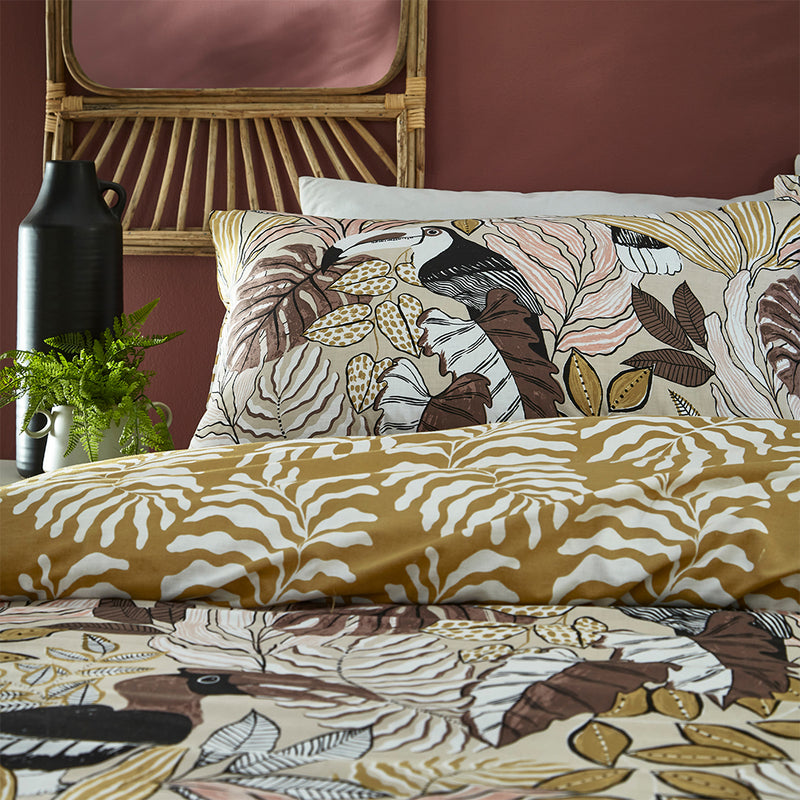 furn. Tocorico Toucan Exotic Duvet Cover Set in Natural